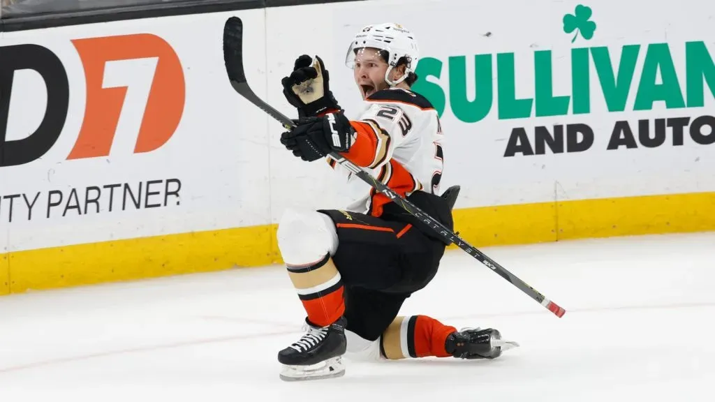 Mason McTavish showcasing his skills as one of the most coveted restricted free agents in the NHL offseason.(Photo by Rich Gagnon/Getty Images)
