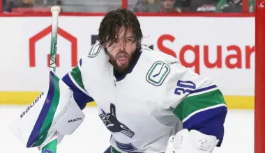 Elias Pettersson's former Canucks teammate and Lightning outcast becomes first Canadian goalie in KHL giant in a decade