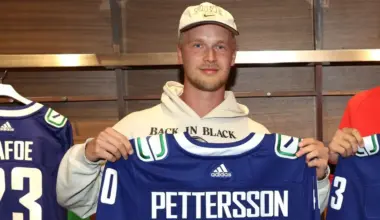 NHL News: Elias Pettersson reportedly the main reason for Brad Marchand's former Bruins teammate to join Canucks