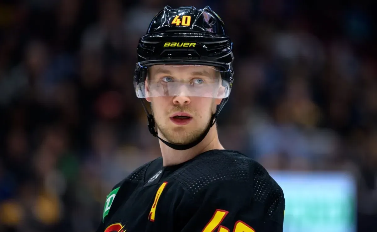 NHL News: Elias Pettersson's potential Canucks teammate requests trade in hopes of proving himself to Vancouver