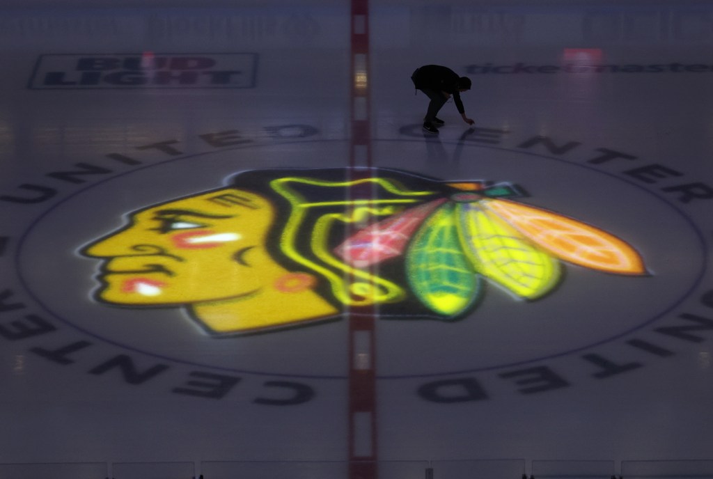 Lawsuit alleges Chicago Blackhawks discriminated vs. gay employee