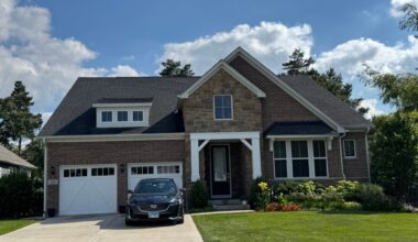 Former president of Backhawks, Cubs, sells Wheaton home