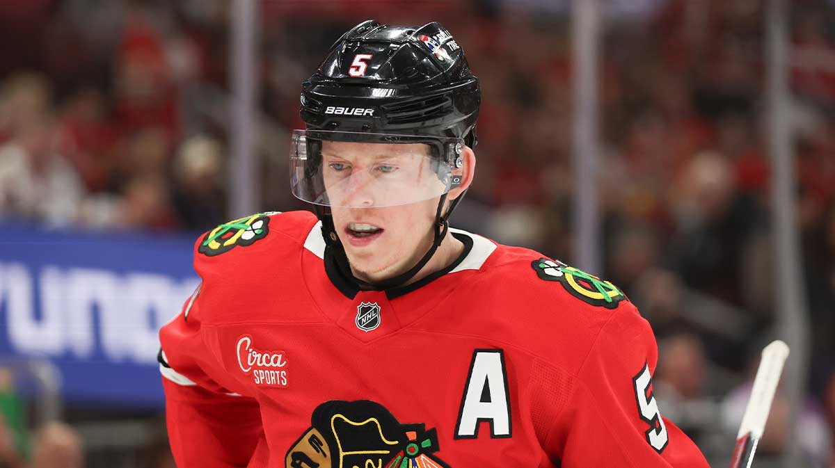 Chicago Blackhawks defenseman Connor Murphy (5) waits for a faceoff during the second period against the Pittsburgh Penguins at United Center.