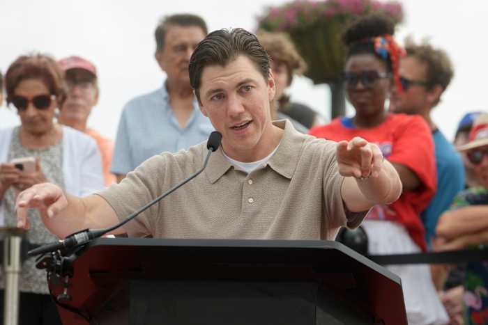 T.J. Oshie, US Olympic star in Sochi and Capitals Stanley Cup champion, announces he's retiring