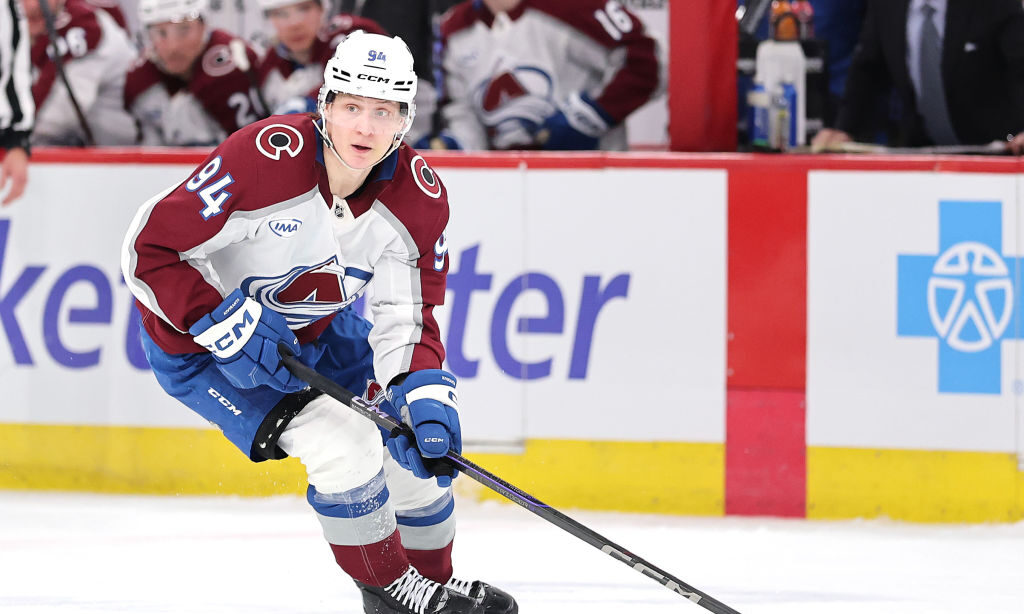 Avalanche bring back depth forward on a new one-year contract