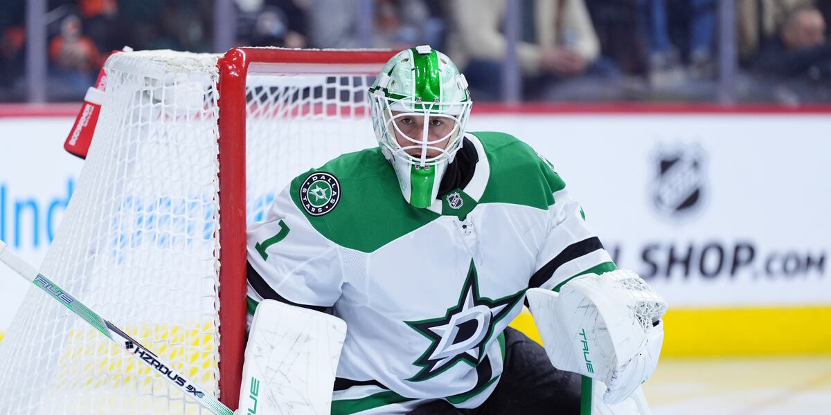 DeSmith stops 27 shots to lead Stars to 6th straight win, 4-1 over Flyers