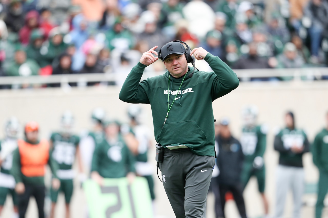 Michigan State’s Jonathan Smith suits up at goalie to face NHL first-round pick