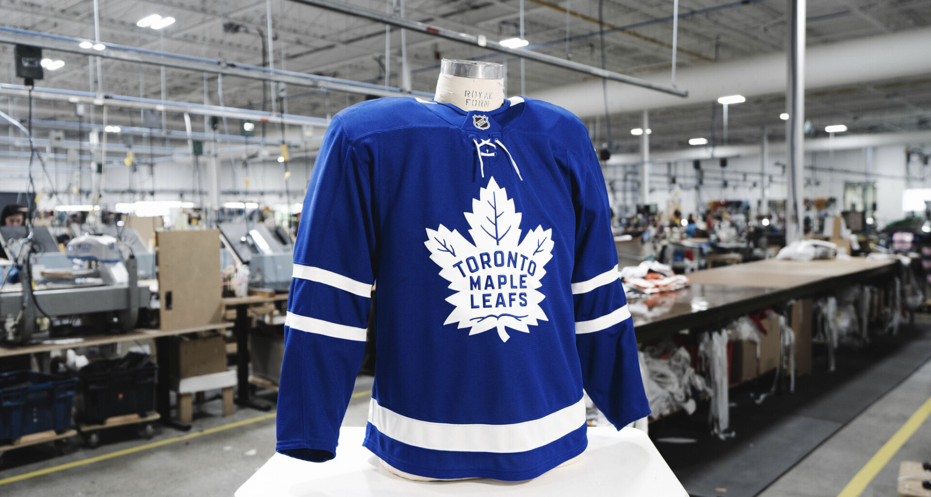 Best Mitch Marner Jersey Replacements for Maple Leafs Fans - The Hockey Writers - Toronto Maple Leafs