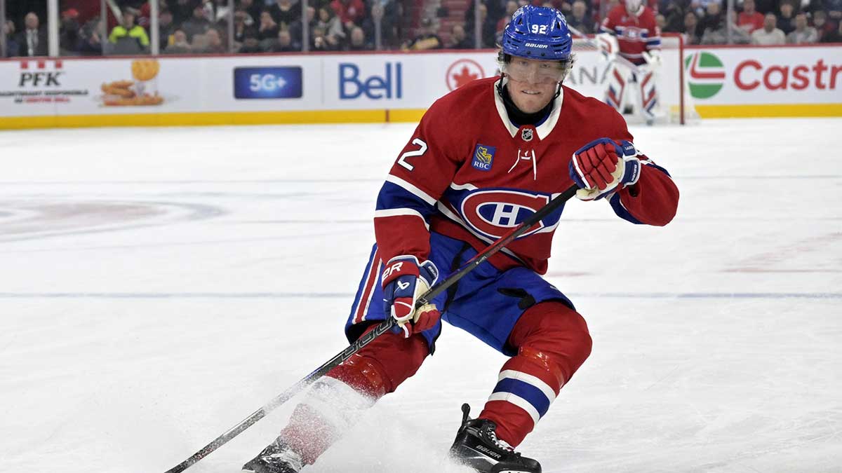 Montreal Canadiens forward Patrik Laine (92) puts on the brakes during the second period of the game against the Detroit Red Wings at the Bell Centre.