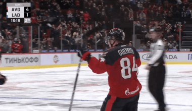 Avalanche Gulyayev nhl