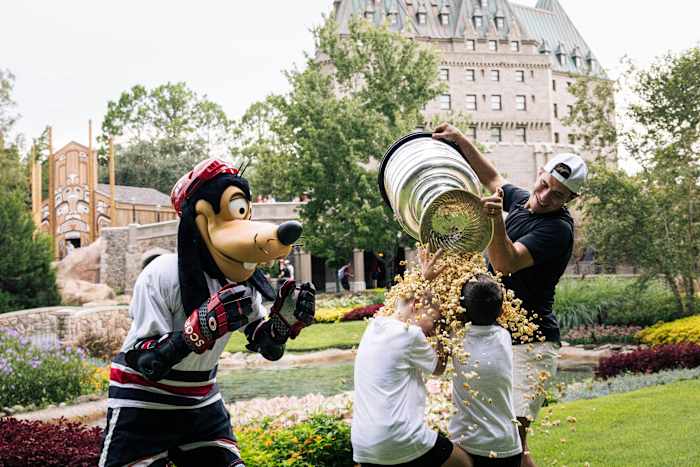 NHL champion takes Stanley Cup on Disney World tour