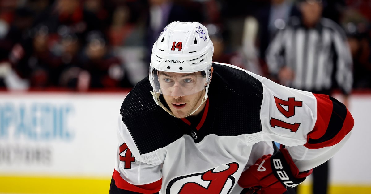 Dallas Stars address forward depth by signing Nathan Bastian to one-year contract