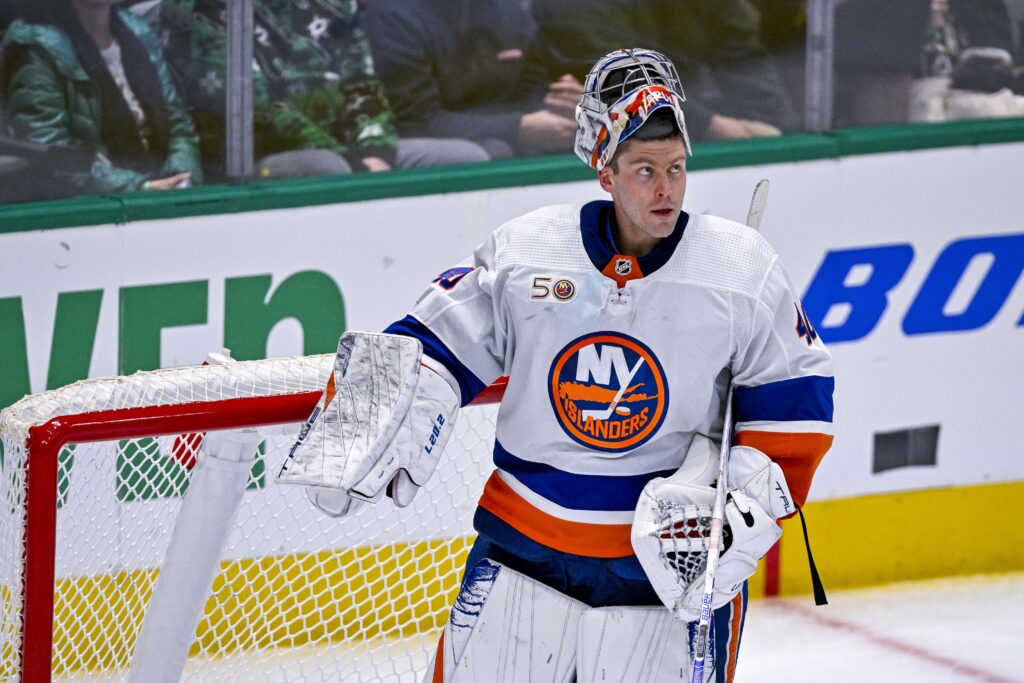 Islanders' Semyon Varlamov To Resume Skating