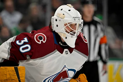 Colorado Avalanche goaltender Keith Kinkaid reacts during 2023 game.