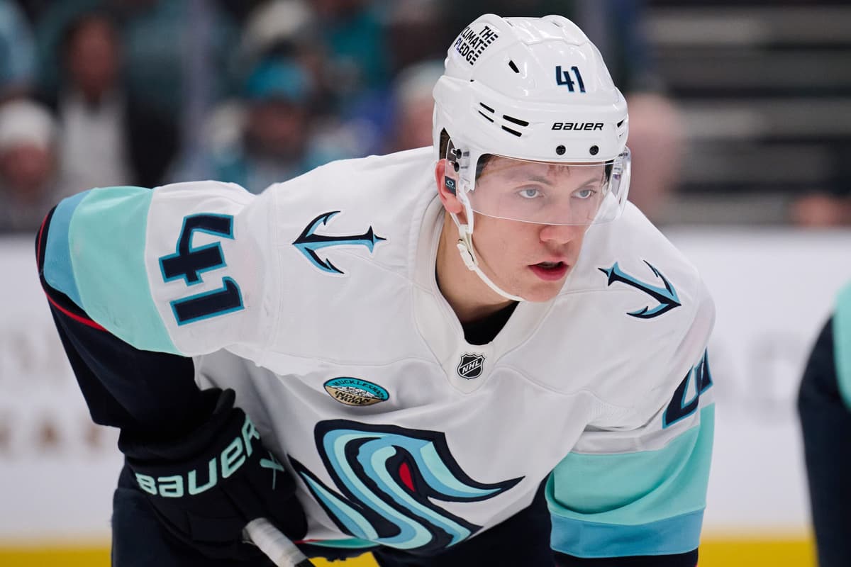 Kraken sign Ryker Evans to two-year contract