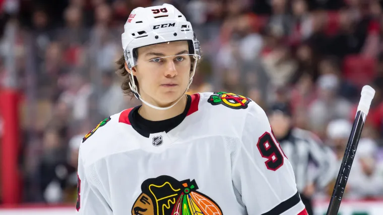NHL insider provides the latest on Connor Bedard extension talks in Chicago image