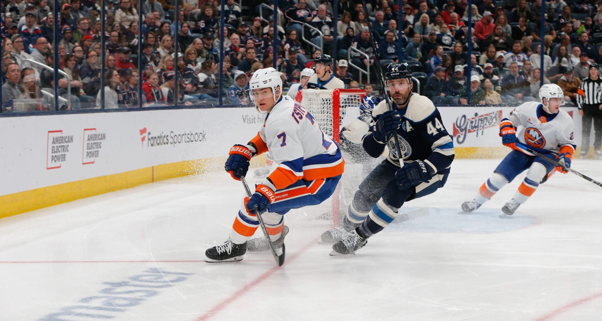 New York Islanders Come to Agreement With Forward Avoiding Arbitration