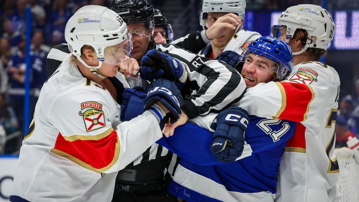 Lightning fall to Florida Panthers in Game 2