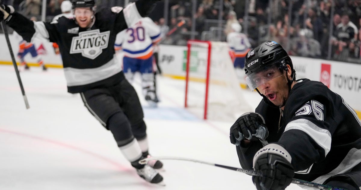Danault, Byfield score in 2nd period as Kings beat Islanders 4-1
