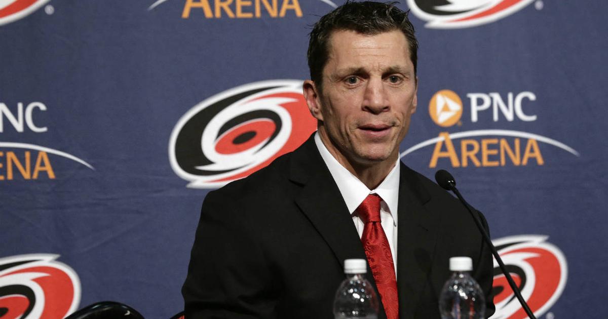 Les Hurricanes offrent un essai professionnel à deux vétérans