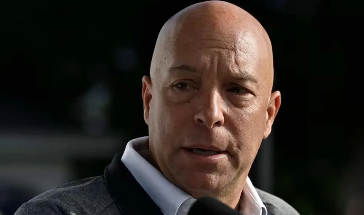 Crise majeure dans le monde du hockey: Kent Hughes réplique