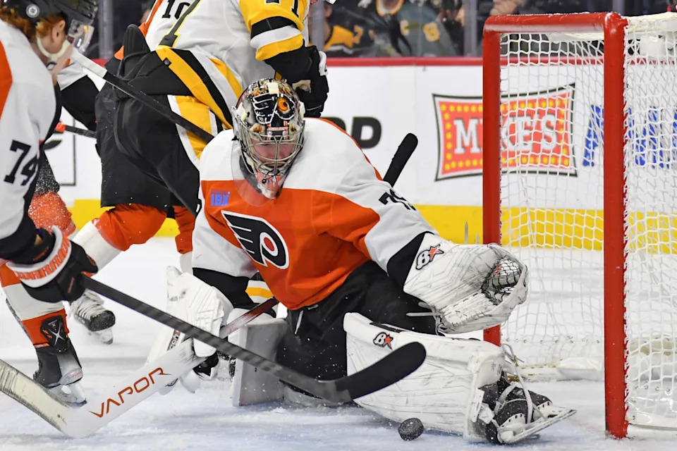 <em>Former Philadelphia Flyers goaltender Carter Hart makes a save against the Pittsburgh Penguins during the second period at Wells Fargo Center.</em><strong>Eric Hartline-USA TODAY Sports</strong>