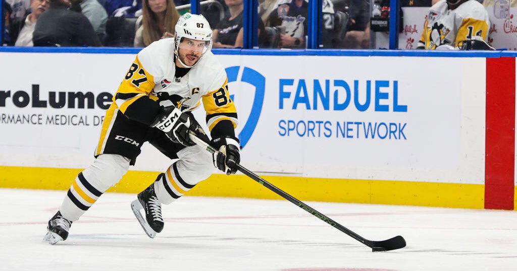 Sidney Crosby records 20th straight point-per-game season with goal against Buffalo