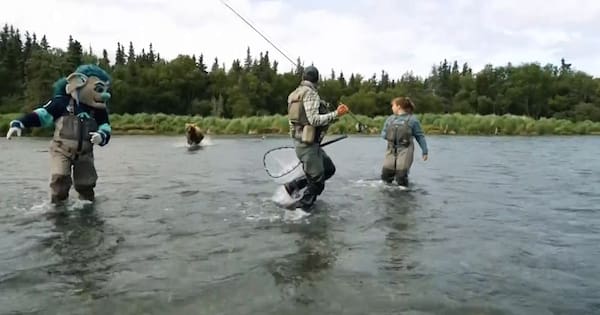 US hockey mascot has close call with bear during Alaska video shoot
