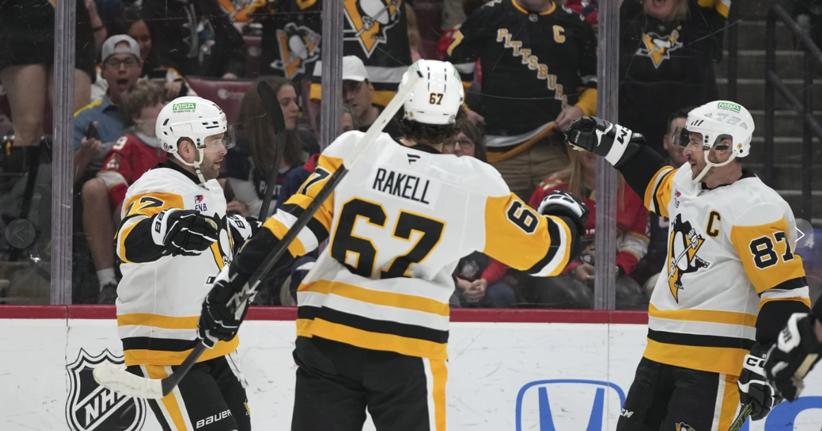 Crosby and Dadonov's hat trick showdown ends in Penguins' 5-3 victory over Stars