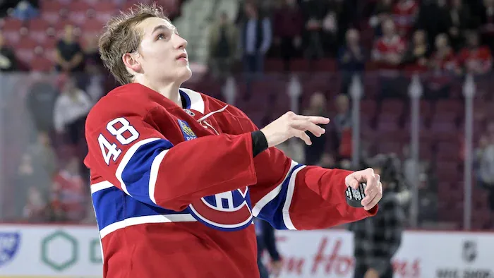 Propos inacceptables du DG: Lane Hutson voit rouge