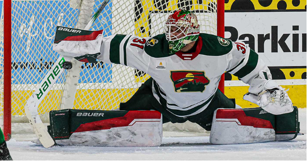 HLAVAJ STARS IN IOWA’S 4-1 WIN OVER TEXAS