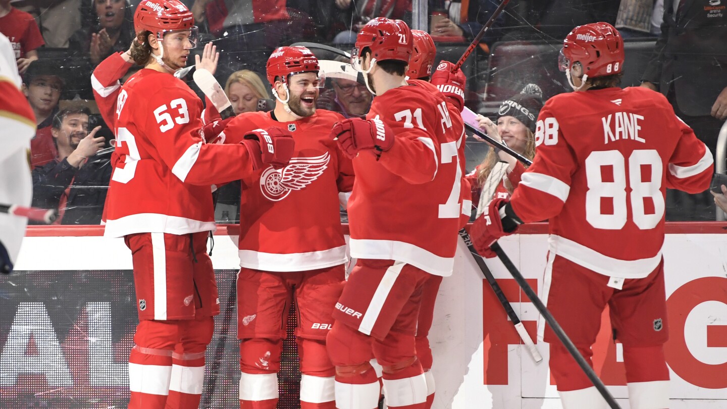 Red Wings beat slumping Panthers 2-1, keeping fading hopes alive of ending 9-year postseason drought