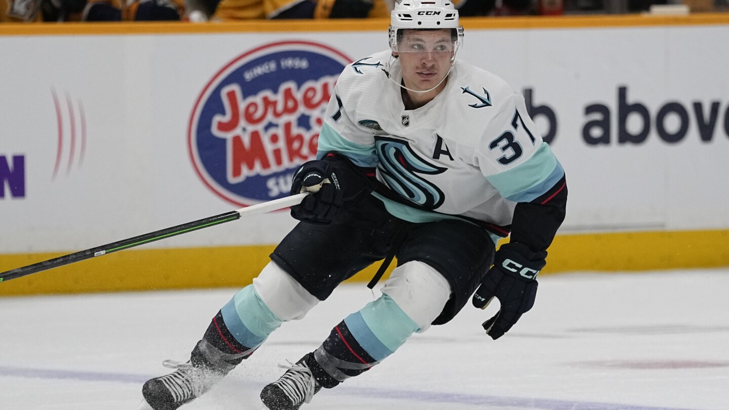 Lightning acquire Gourde and Bjorkstrand and Panthers get Vanecek as NHL trade action heats up