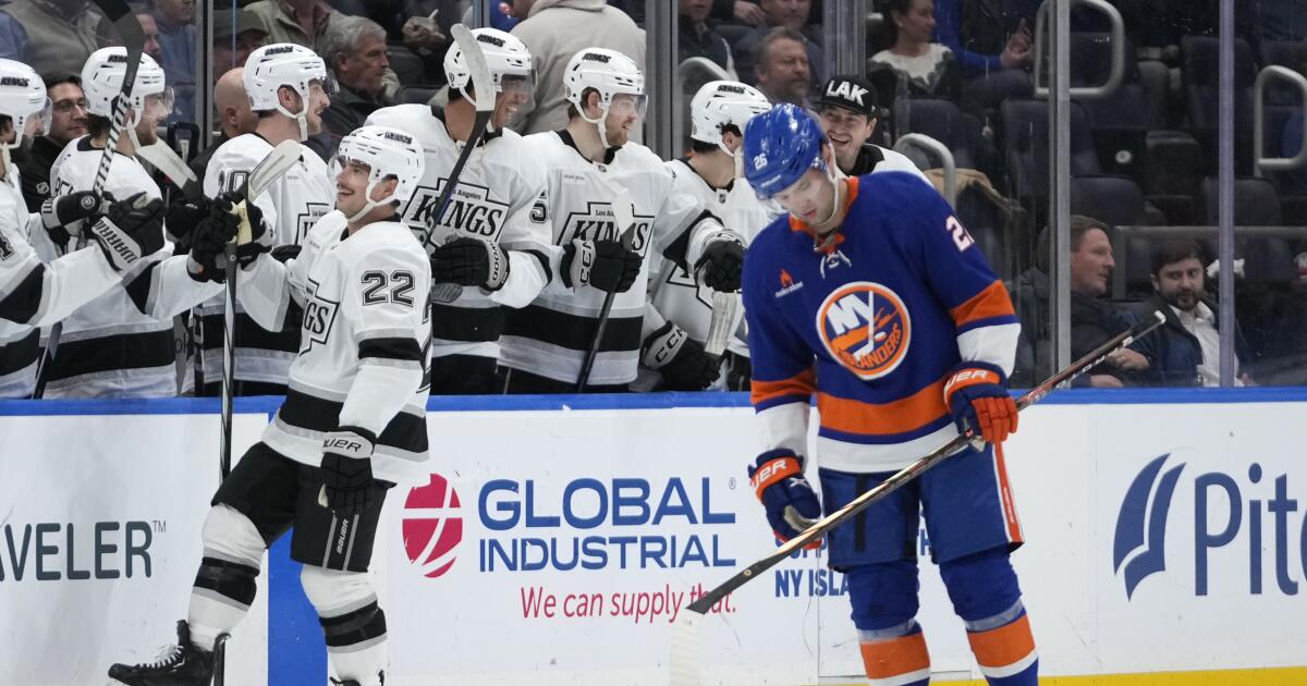 Kings defeat New York Islanders, extend win streak to six games