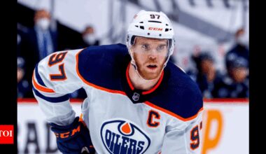 “He and his agent Judd Moldaver continue to weigh options": TSN’s Ryan Rishaug on Connor McDavid’s contract talks | NHL News