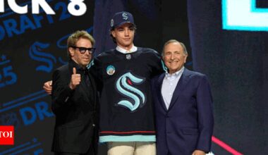 Seattle Kraken reveal glowing all-black third jersey for 2025-26 NHL season | NHL News