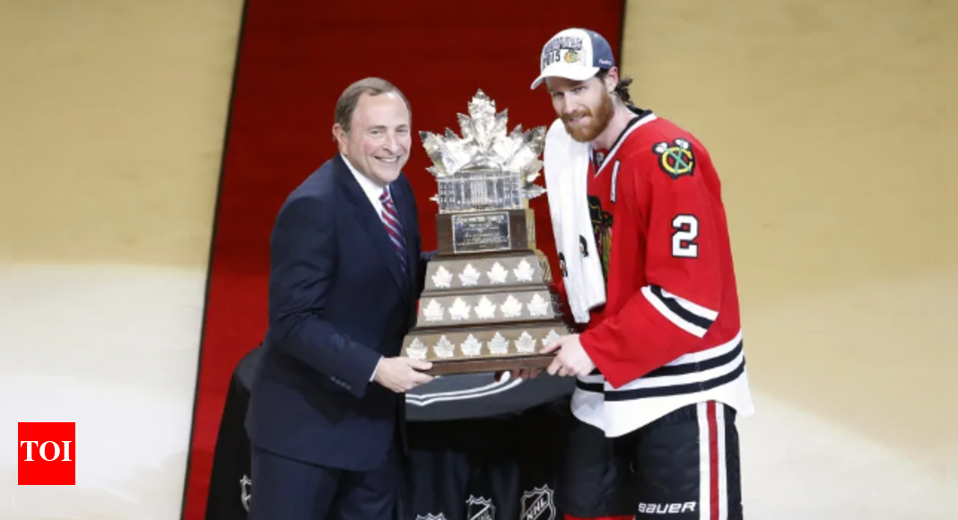 Duncan Keith and Steve Larmer honored in Chicago Blackhawks Hall of Fame | NHL News