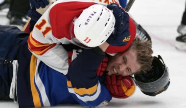 Brayden Schenn scores twice in the Blues' 4-1 victory over the Flames