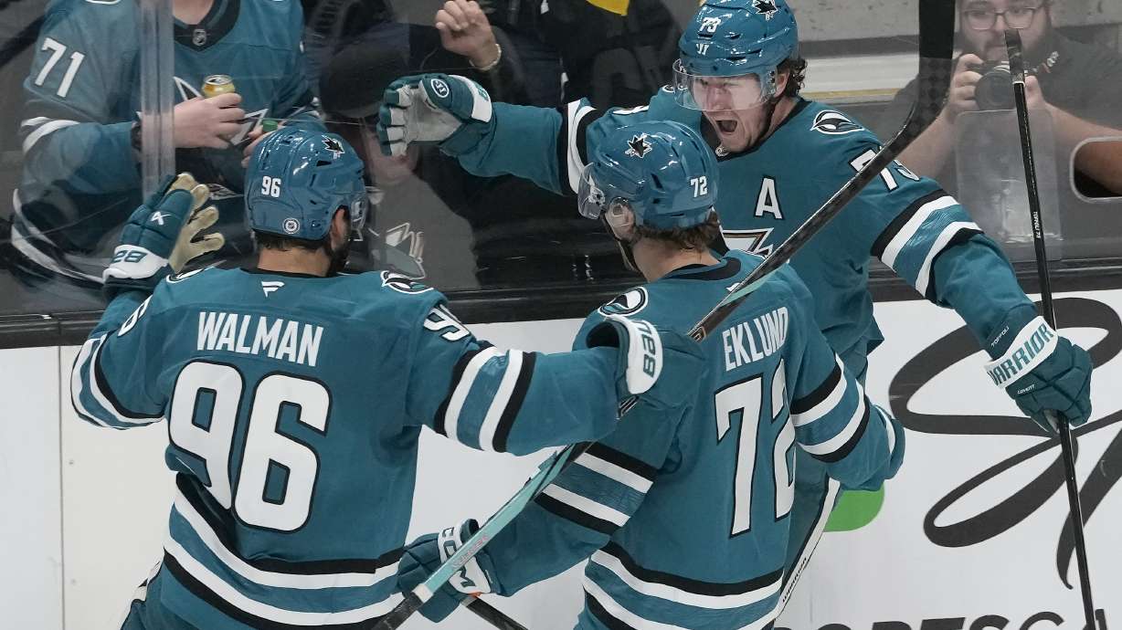 Toffoli scores 3rd-period goal to lift Sharks to 4-2 win over Kings