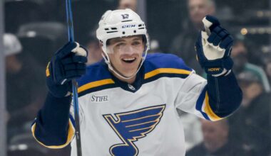 Toropchenko, Hofer lead Blues past Blackhawks 4-1, extend winning streak to 5 games