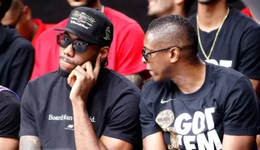 Maple Leafs Unexpectedly Involved in Contract Talks for Basketball Superstar Kawhi Leonard