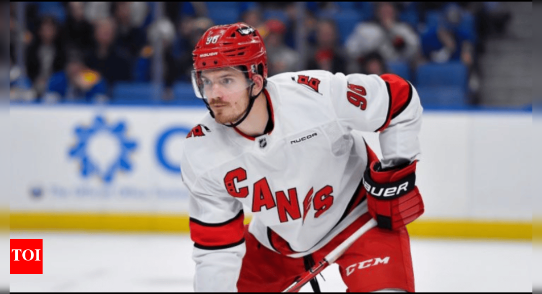 Toronto Maple Leafs eyeing Jack Roslovic as Nick Robertson’s future with team remains uncertain | NHL News