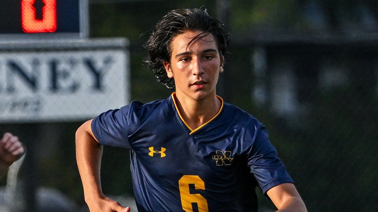 Roundup: Soccer, field hockey, volleyball, golf