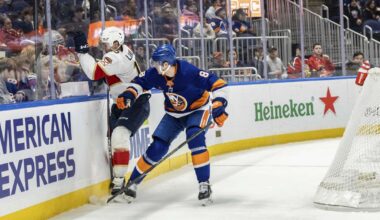 Islanders come back with a 4-goal third period to beat the Panthers 4-2