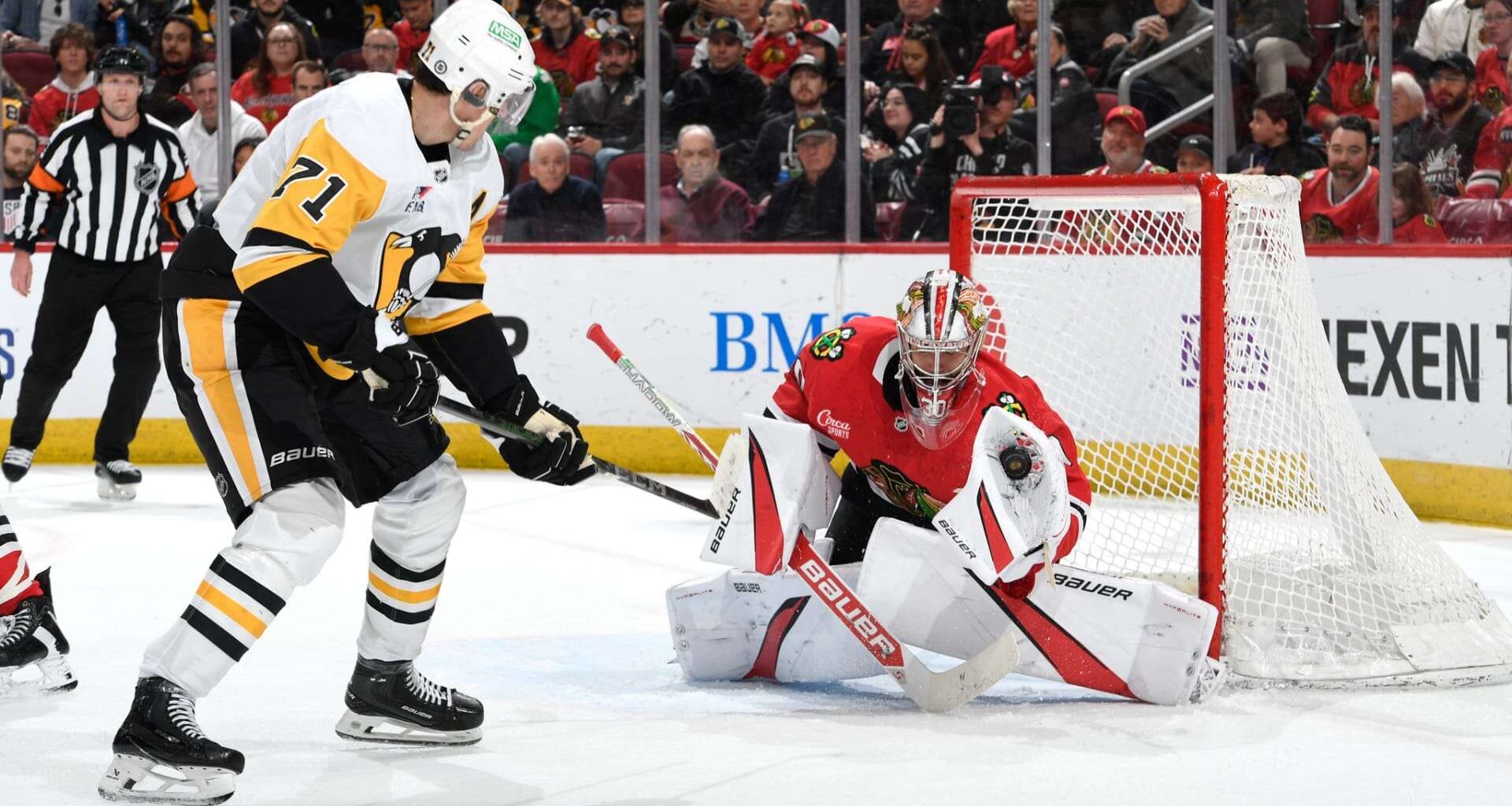 BREAKING: Blackhawks extend Spencer Knight