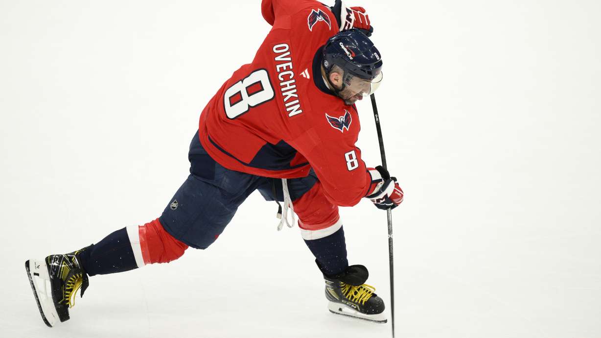 Ovechkin scores No. 891. He needs 3 to tie Gretzky and 4 to pass him
