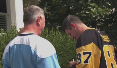 Sidney Crosby, Penguins teammates deliver special packages to season tickets holders