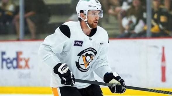 Chicago Blackhawks, Matt Grzelcyk, Featured,