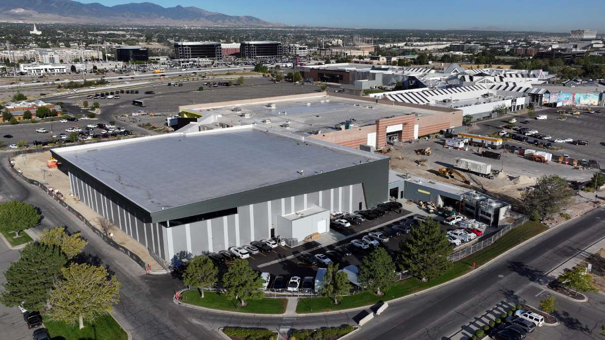 Utah Mammoth hold 'soft opening' for practice facility in Sandy