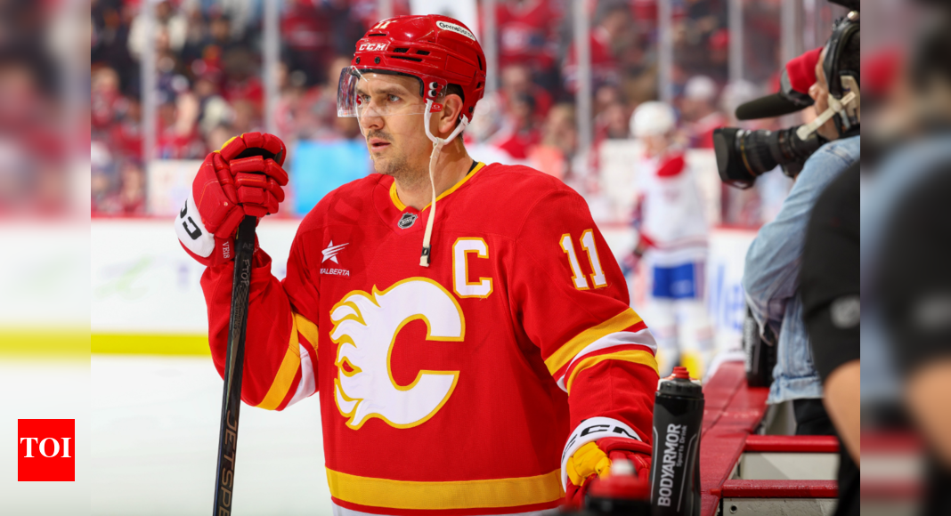 Mikael Backlund signs 2-year extension with Calgary Flames | NHL News